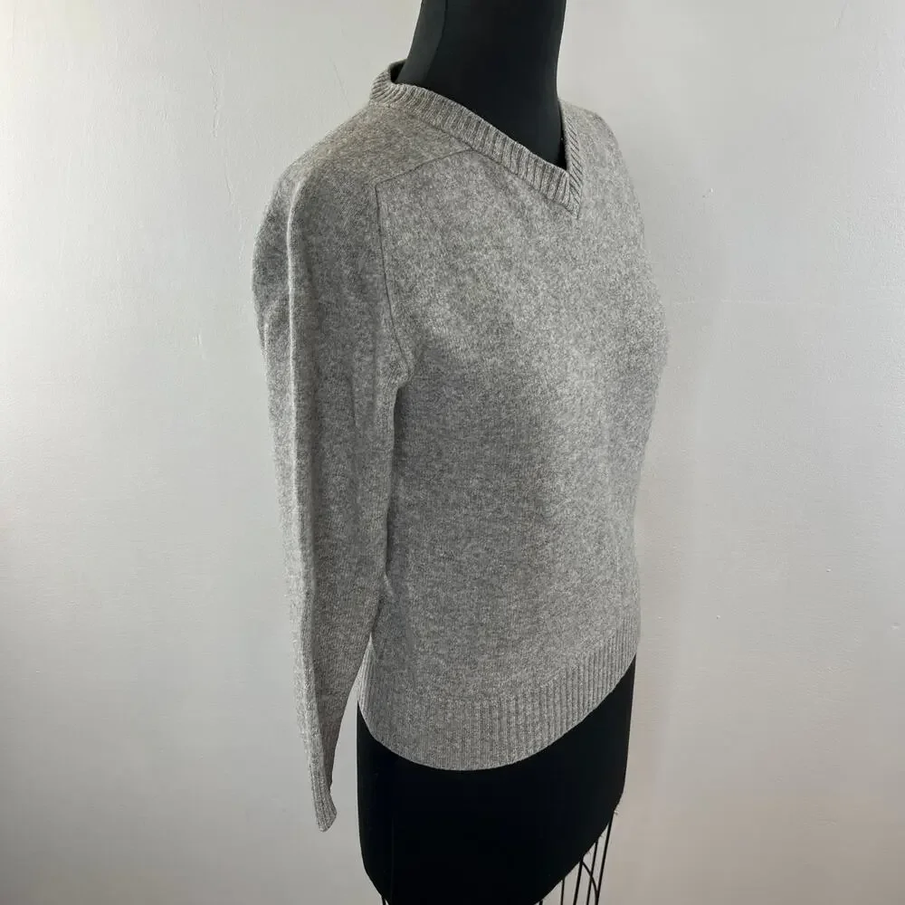 A.P.C. Gray Knit Long Sleeve V-Neckline Ribbed Hem & Cuffs Pullover Sweater XS?